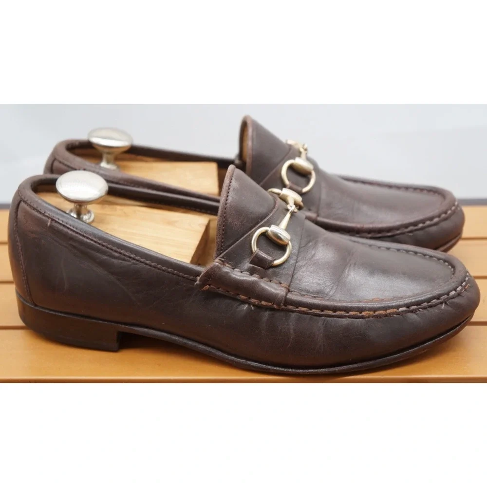 $1090 GUCCI men's leather horsebit loafers w/gold bit - dark brown - US 9.5 D